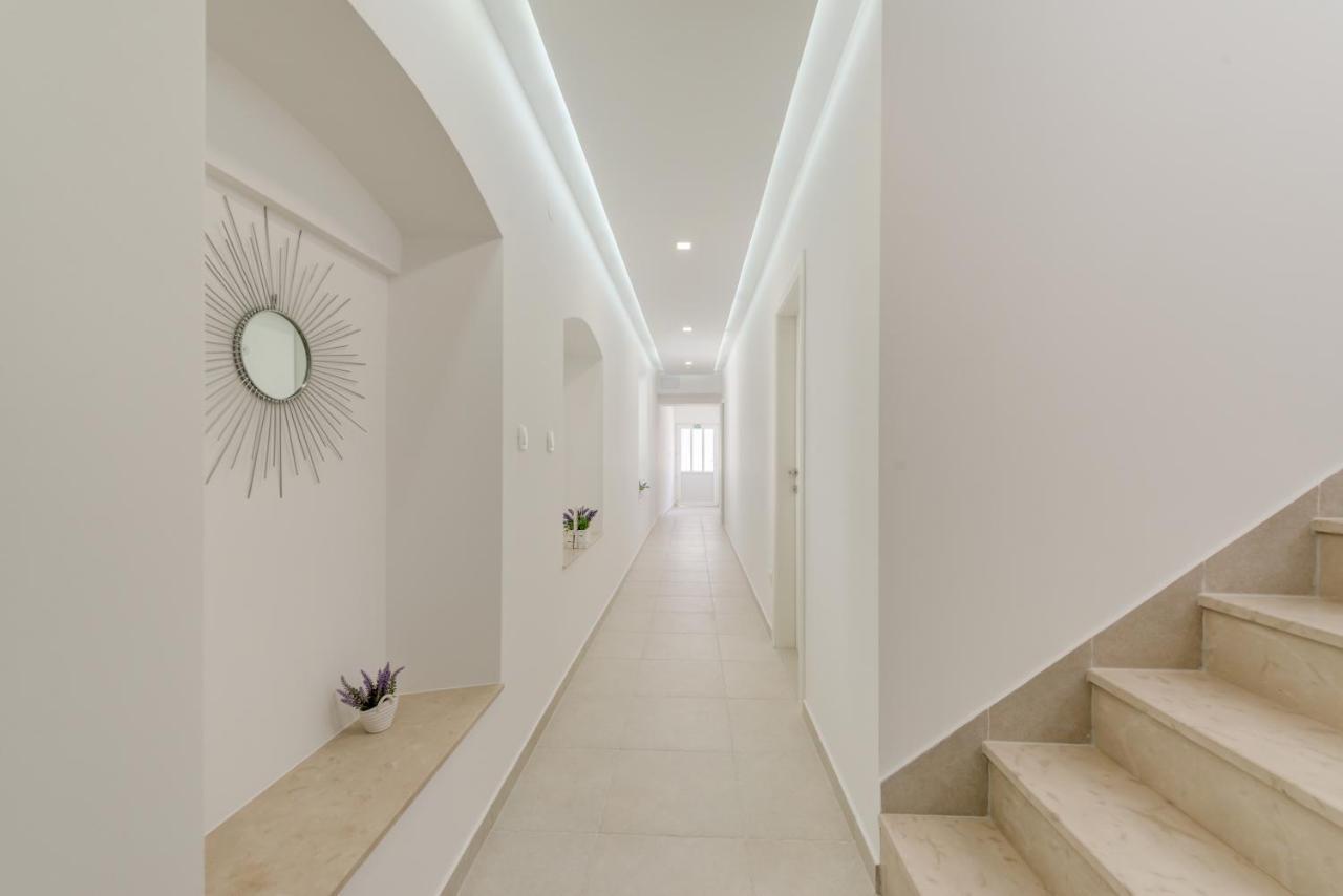 Apartments Villa Tudor 2 Хвар Экстерьер фото